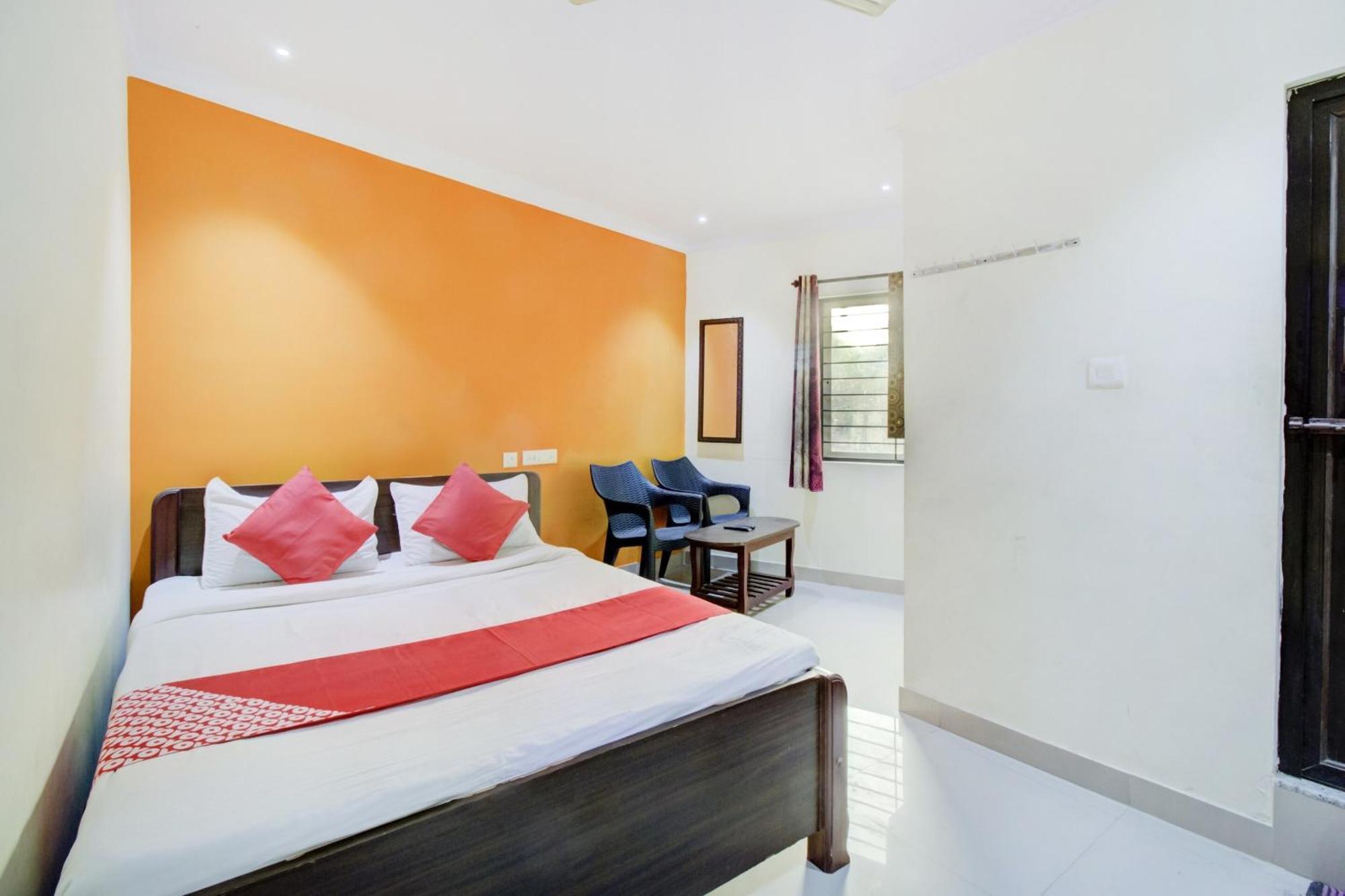 Hotel O Malnad Grand Inn Kumbalgod Bagian luar foto