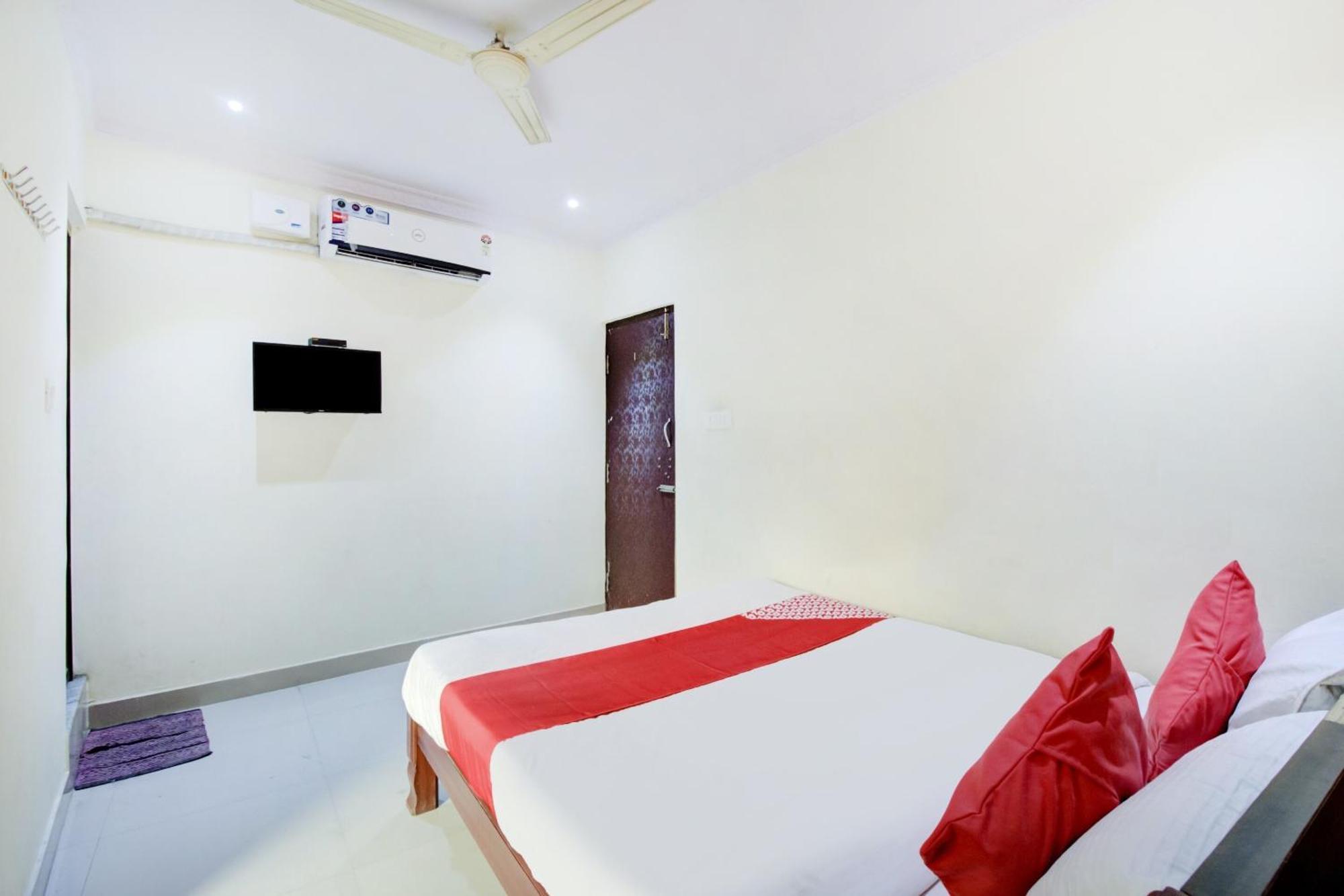Hotel O Malnad Grand Inn Kumbalgod Bagian luar foto
