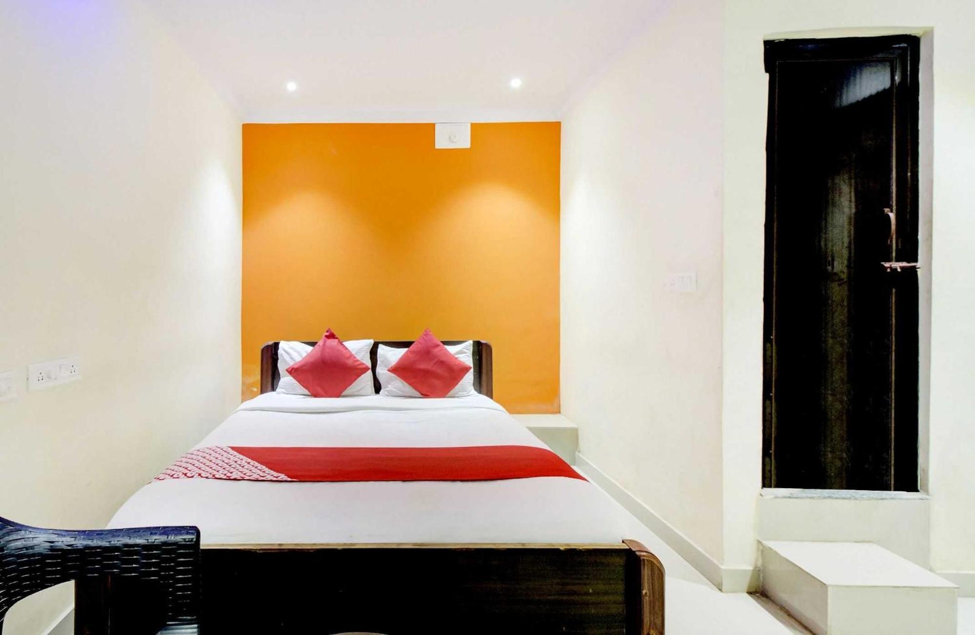 Hotel O Malnad Grand Inn Kumbalgod Bagian luar foto