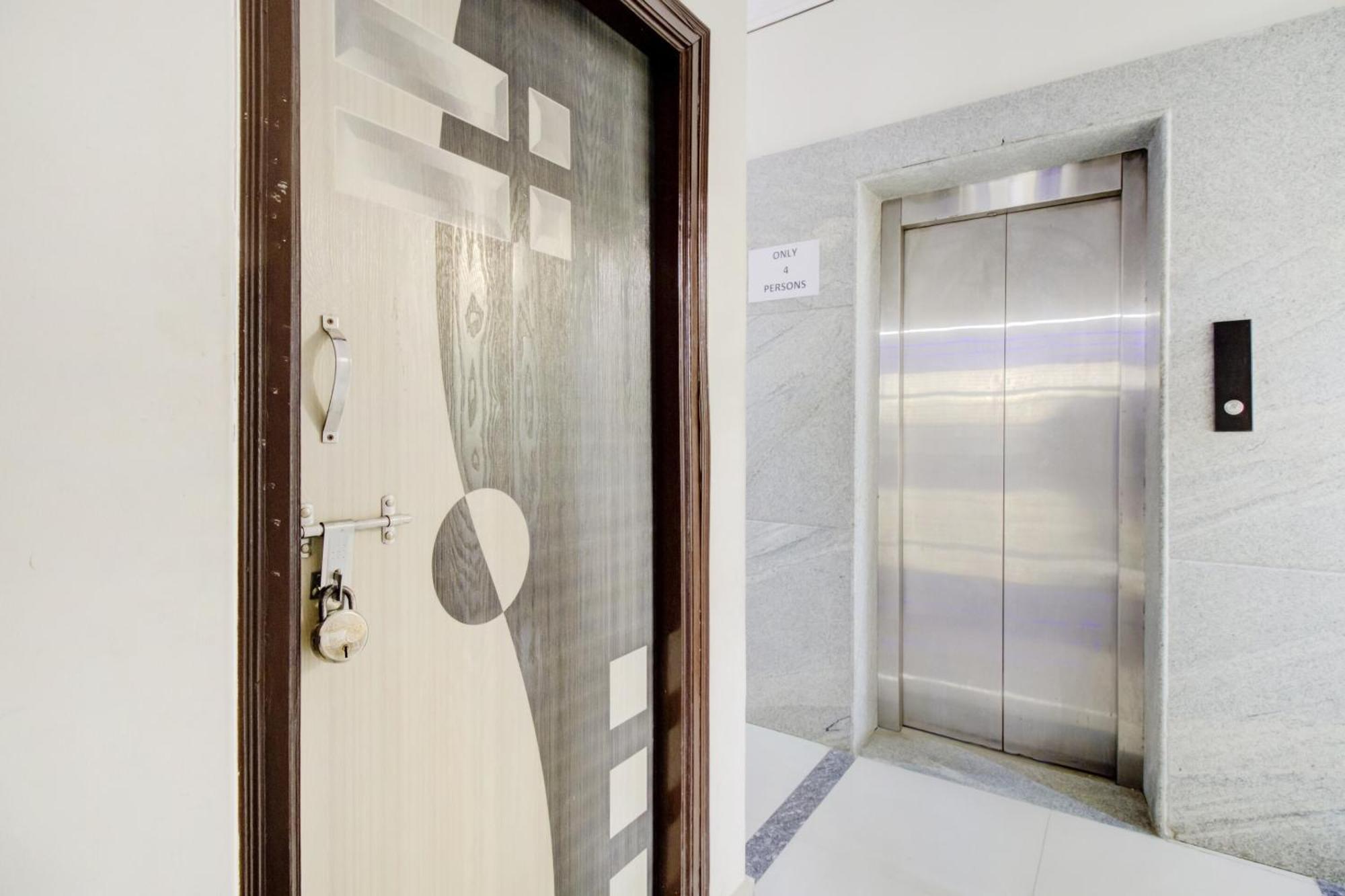 Hotel O Malnad Grand Inn Kumbalgod Bagian luar foto