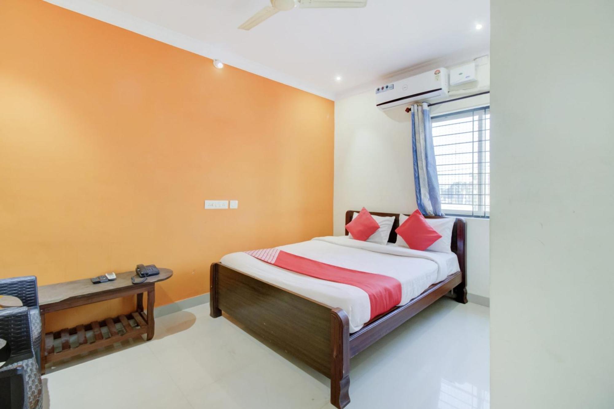 Hotel O Malnad Grand Inn Kumbalgod Bagian luar foto