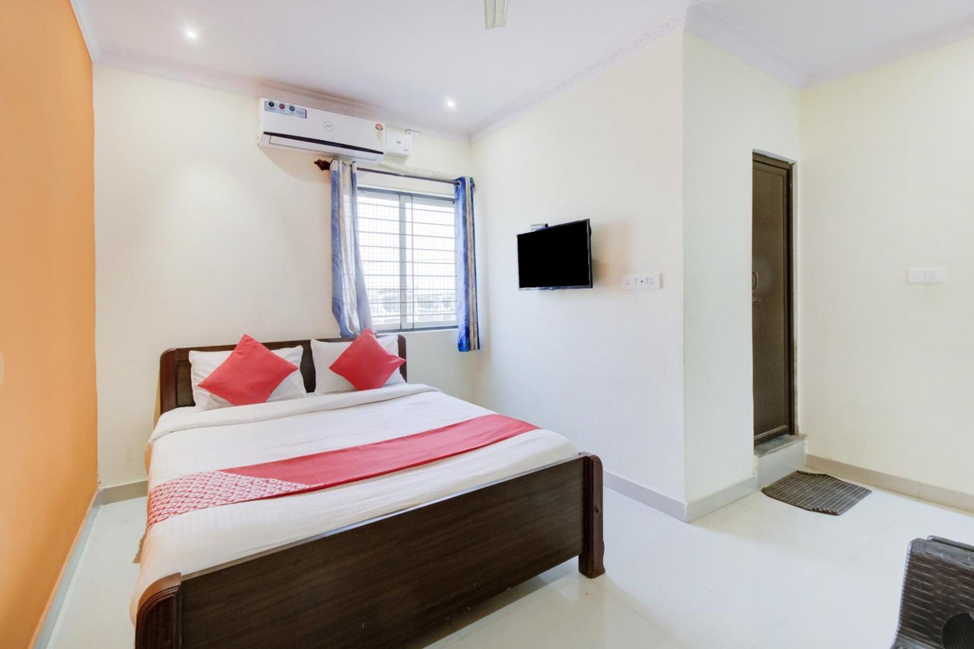 Hotel O Malnad Grand Inn Kumbalgod Bagian luar foto