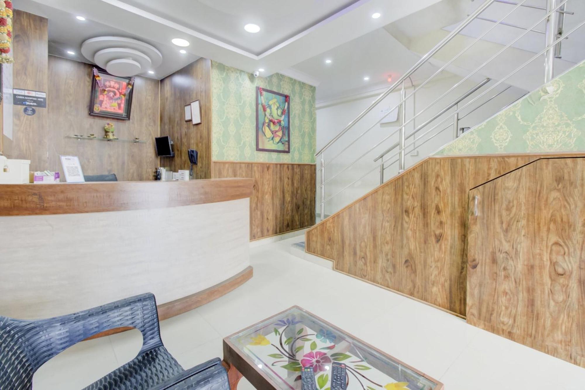 Hotel O Malnad Grand Inn Kumbalgod Bagian luar foto