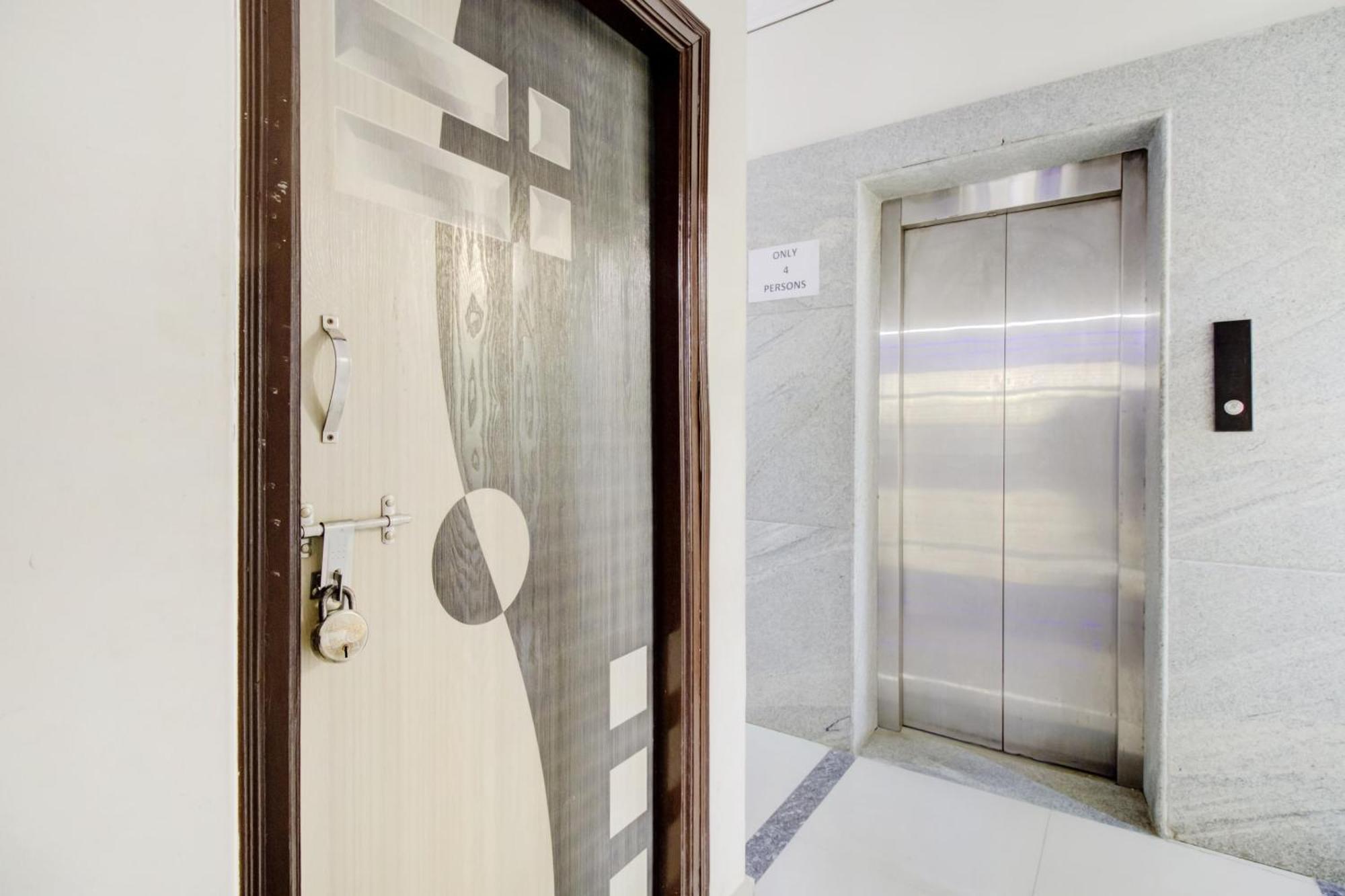 Hotel O Malnad Grand Inn Kumbalgod Bagian luar foto