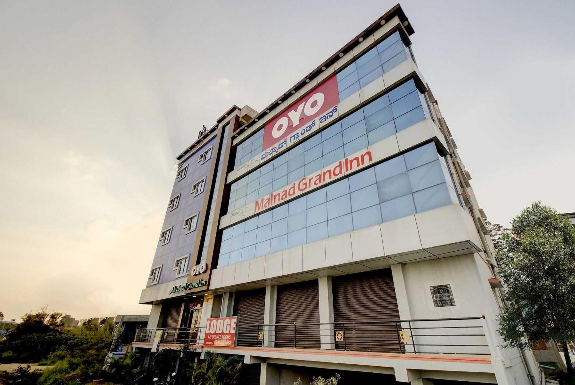 Hotel O Malnad Grand Inn Kumbalgod Bagian luar foto